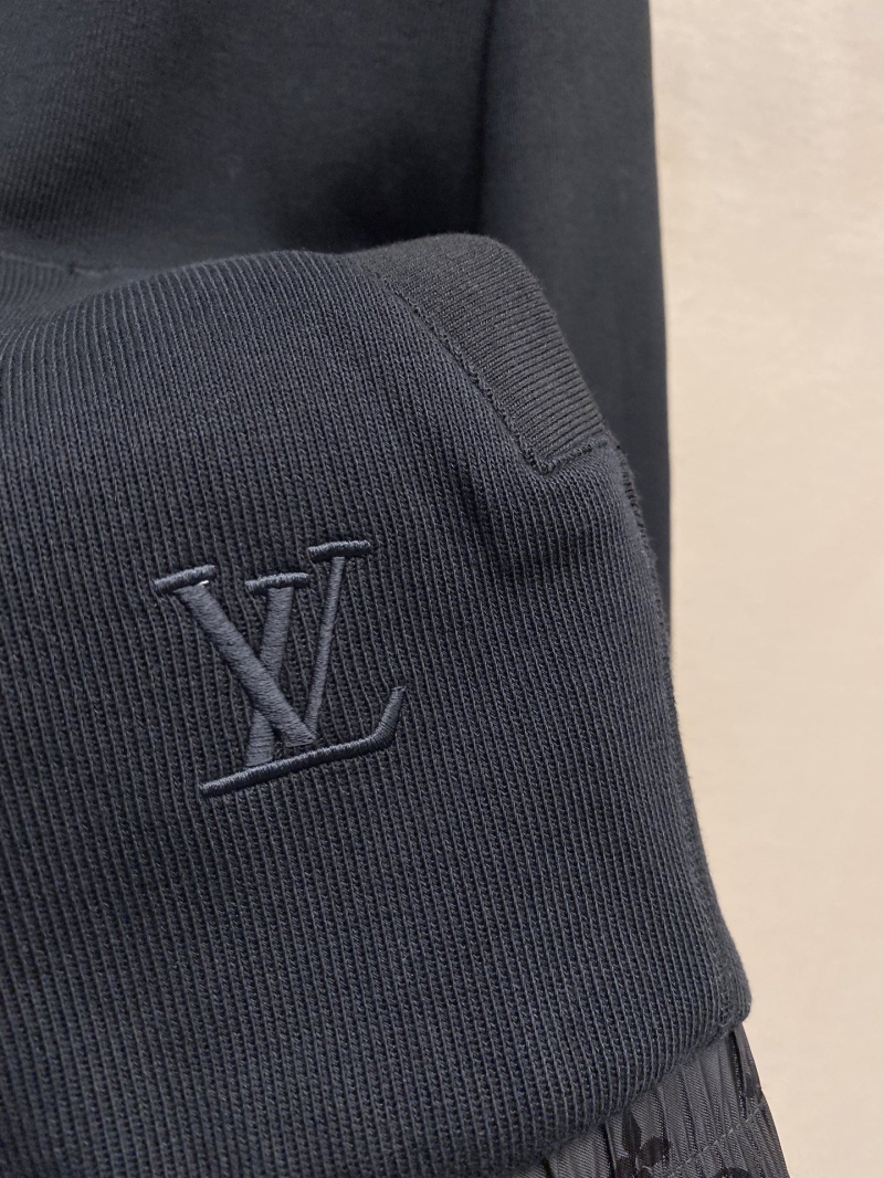 l0vis Vvtt0n outwear